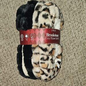 Brookstone Fuzzy Leopard and Black Slipper Socks